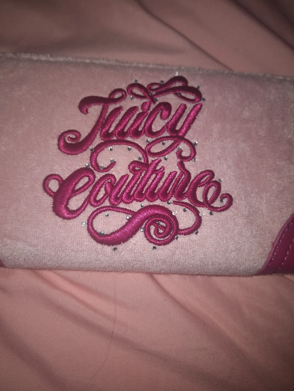 EXCLUSIVE Juicy Couture Pink Velvet Wristlet Wallet